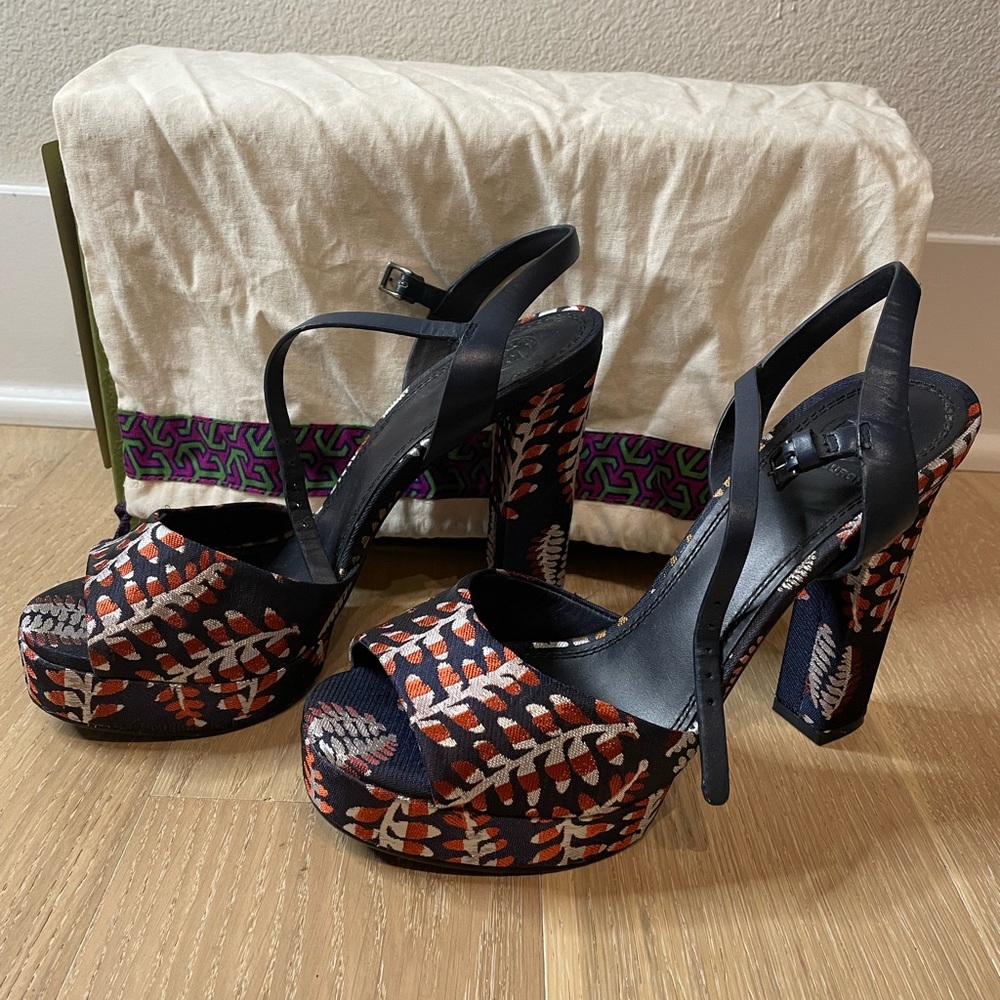 Tory Burch platform sandal size 38.5
